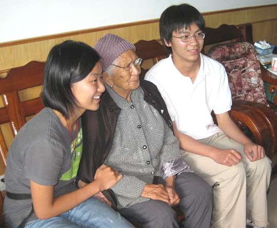 Yizhi Yuan with Sophia and Brian